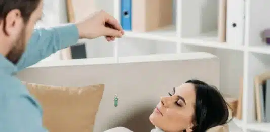 Éveil des sens avec l’hypnose : libérer le potentiel de son esprit