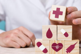 Rattacher ses enfants à sa mutuelle santé : ce qu'il faut savoir avant de se lancer